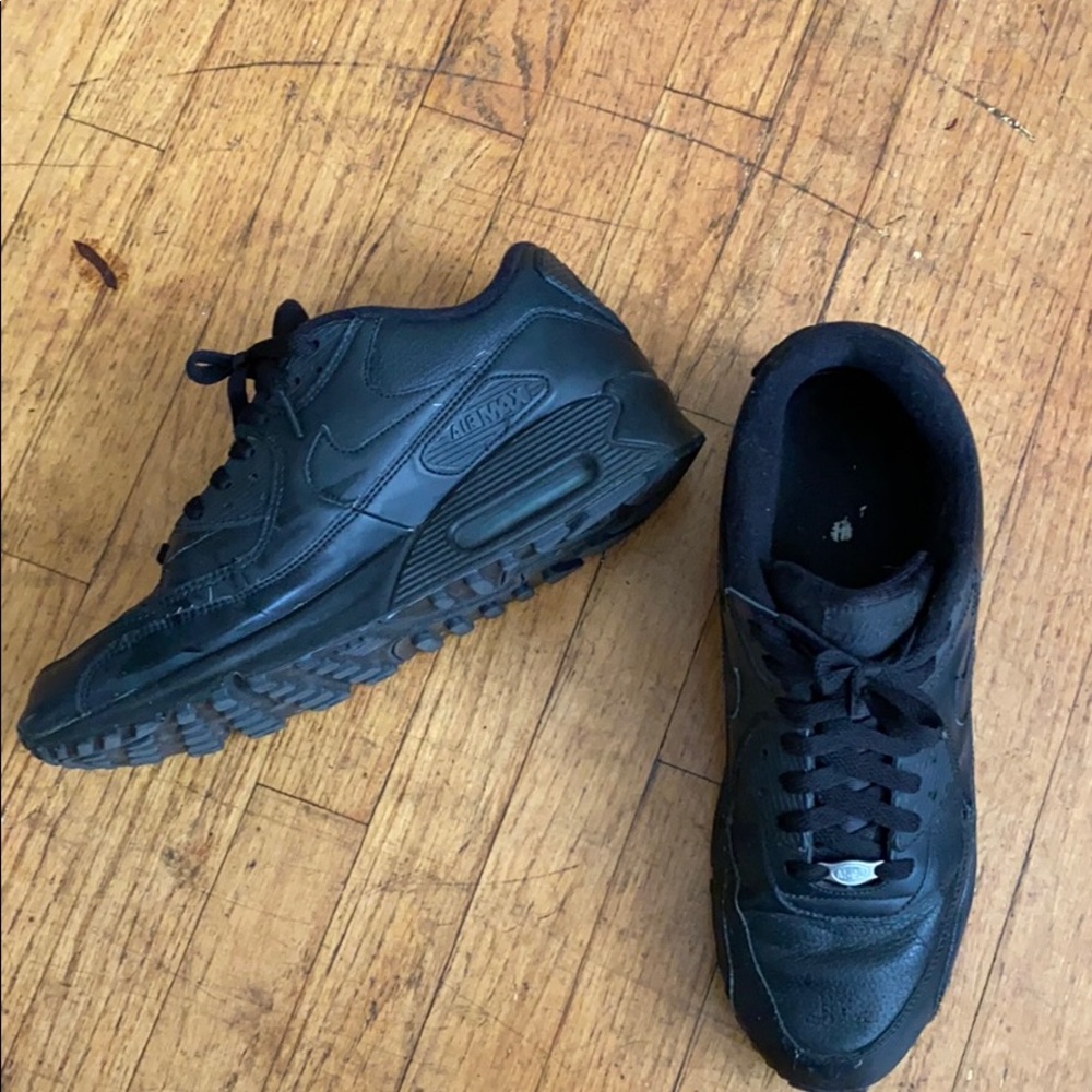 Lightly used Air Max M-90- Men’s